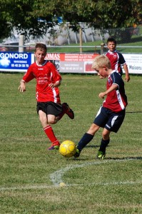 Antonin sous l'oeil admiratif de Maxime...