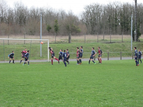 Belle tête de Mathias sous l'oeil admiratif d'Anthonin, d'Etienne et de Judicael !