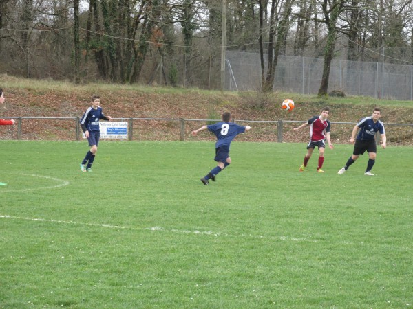 Thomas attentif au démarrage de l'avant-centre